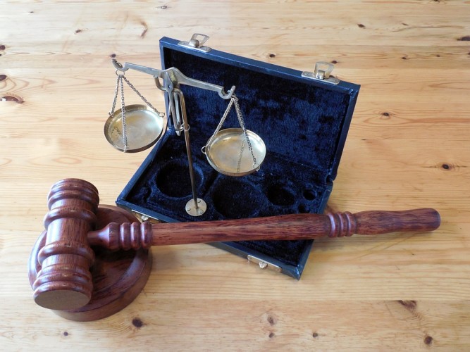 balance and gavel